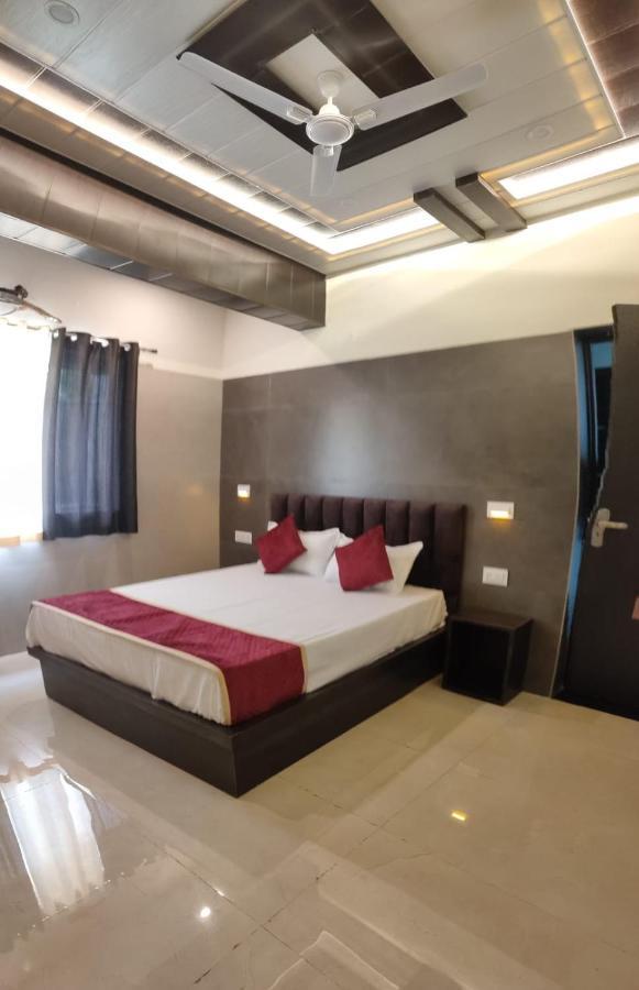 Goyal Palace Hotel