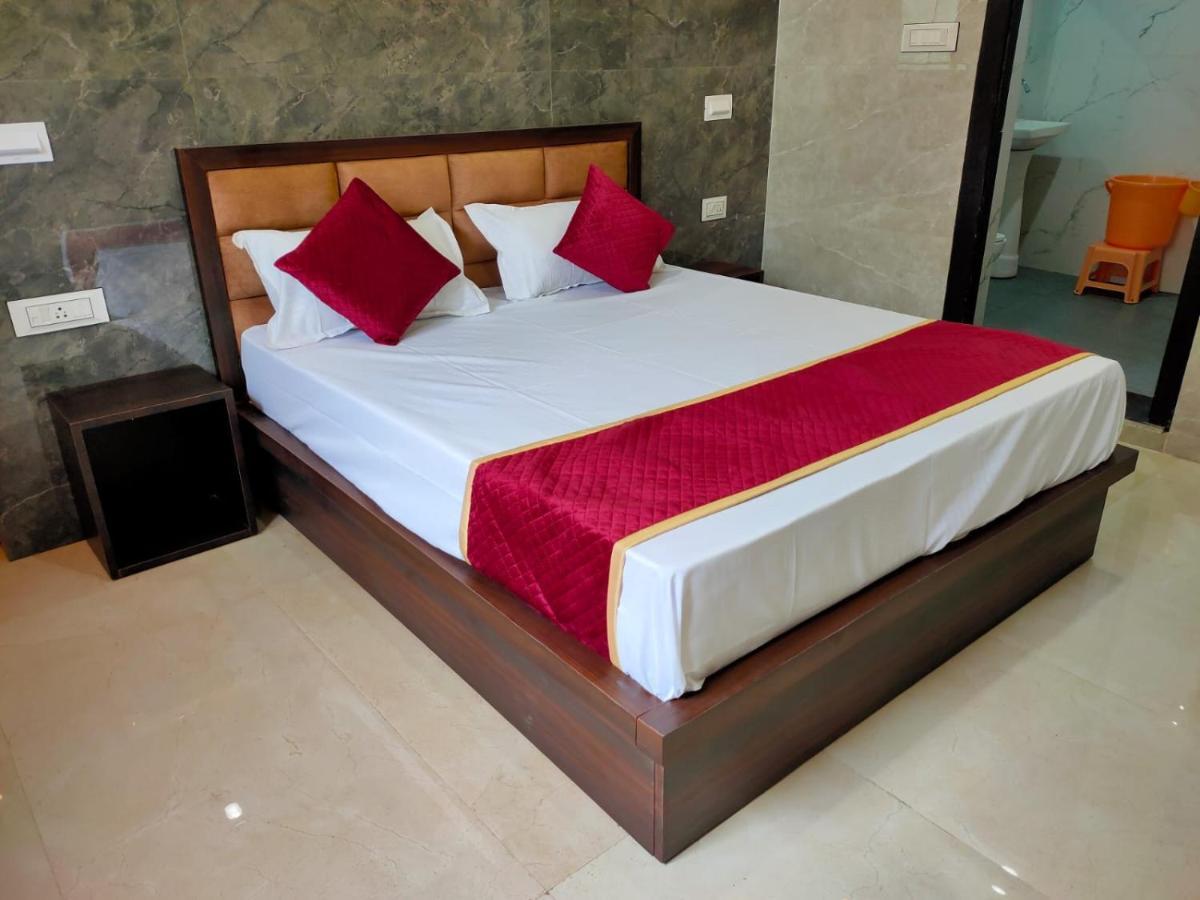 Goyal Palace Hotel