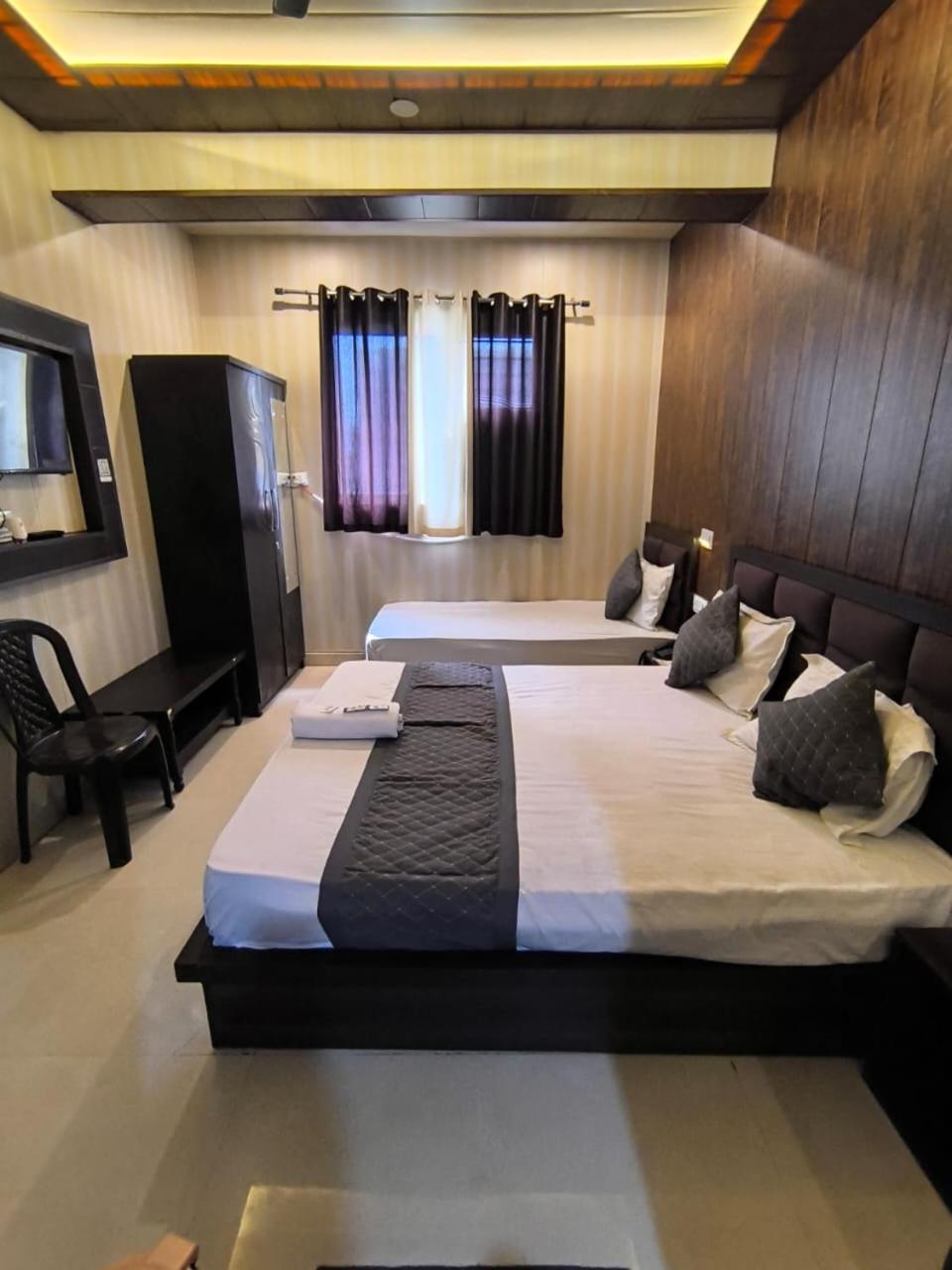 Goyal Palace Hotel