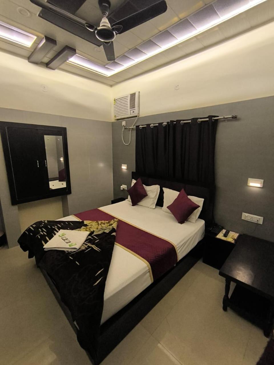 Goyal Palace * Agra (Uttar Pradesh)