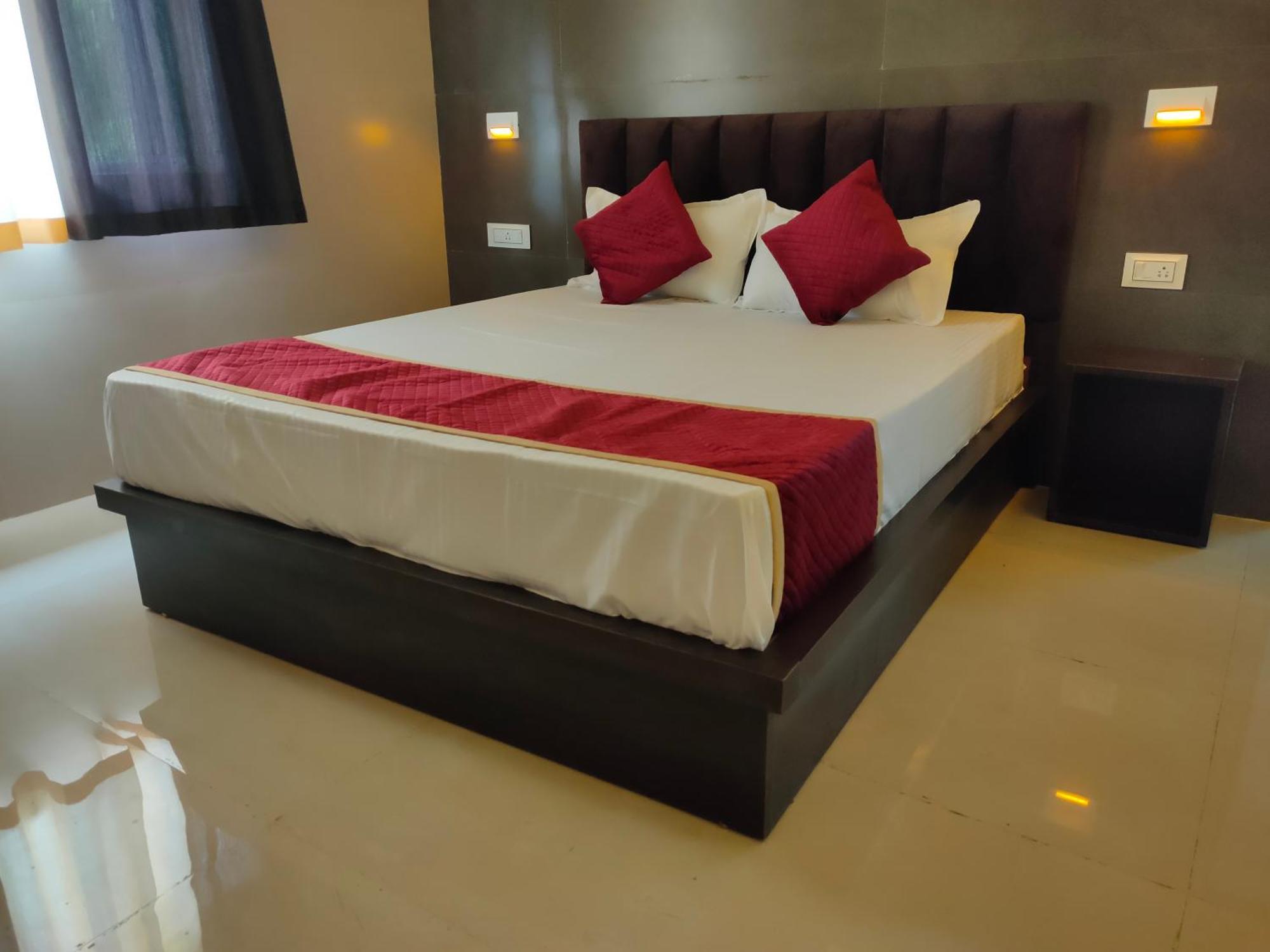 Goyal Palace Hotel